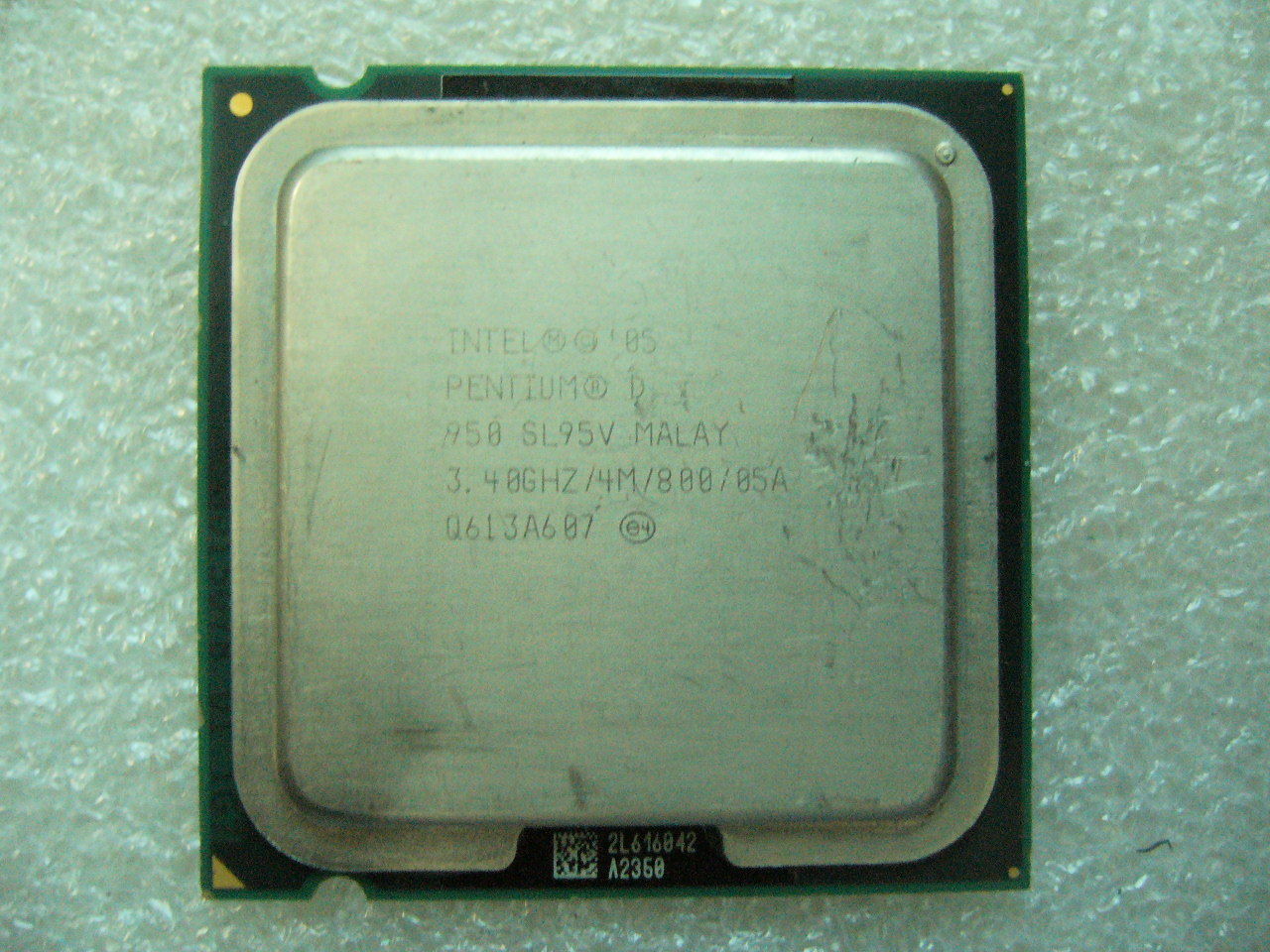 INTEL Pentium D 950 CPU 3.4GHz 4MB/800Mhz LGA775 SL95V SL9K8