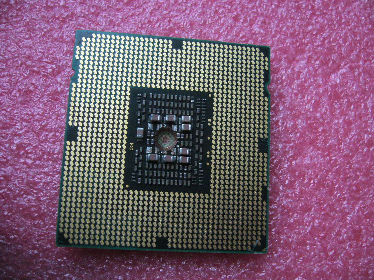 QTY 1x Intel ES CPU E5-2440 6-Cores 2.4Ghz LGA1356 QBGH C1 Damaged but Working - zum Schließen ins Bild klicken