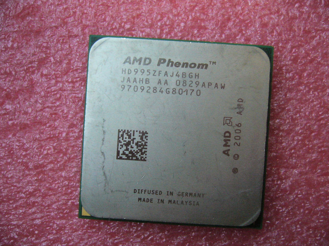 QTY 1x AMD Phenom X4 9950 2.6 GHz Quad-Core (HD995ZFAJ4BGH) CPU Socket AM2+