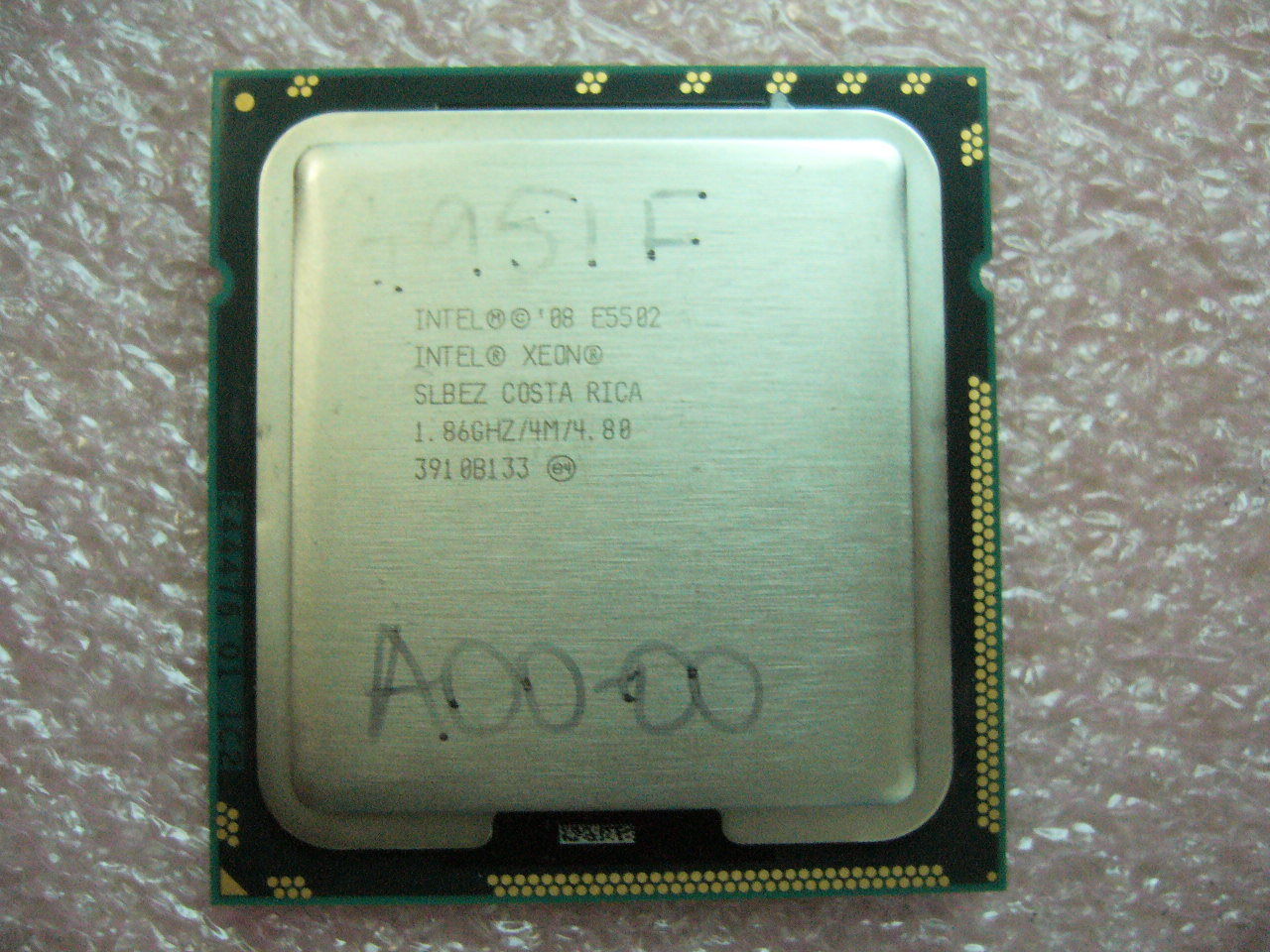 QTY 1x INTEL Dual-Cores CPU E5502 1.86GHZ/4MB 4.80T/s QPI LGA1366 SLBEZ
