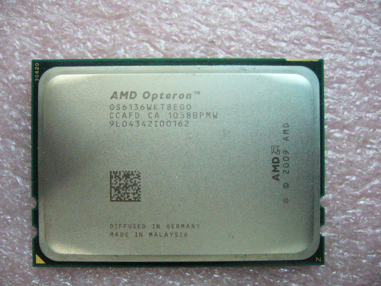 QTY 1x AMD Opteron 6136 2.4 GHz Eight Core (OS6136WKT8EGO CPU Tested G34 - zum Schließen ins Bild klicken