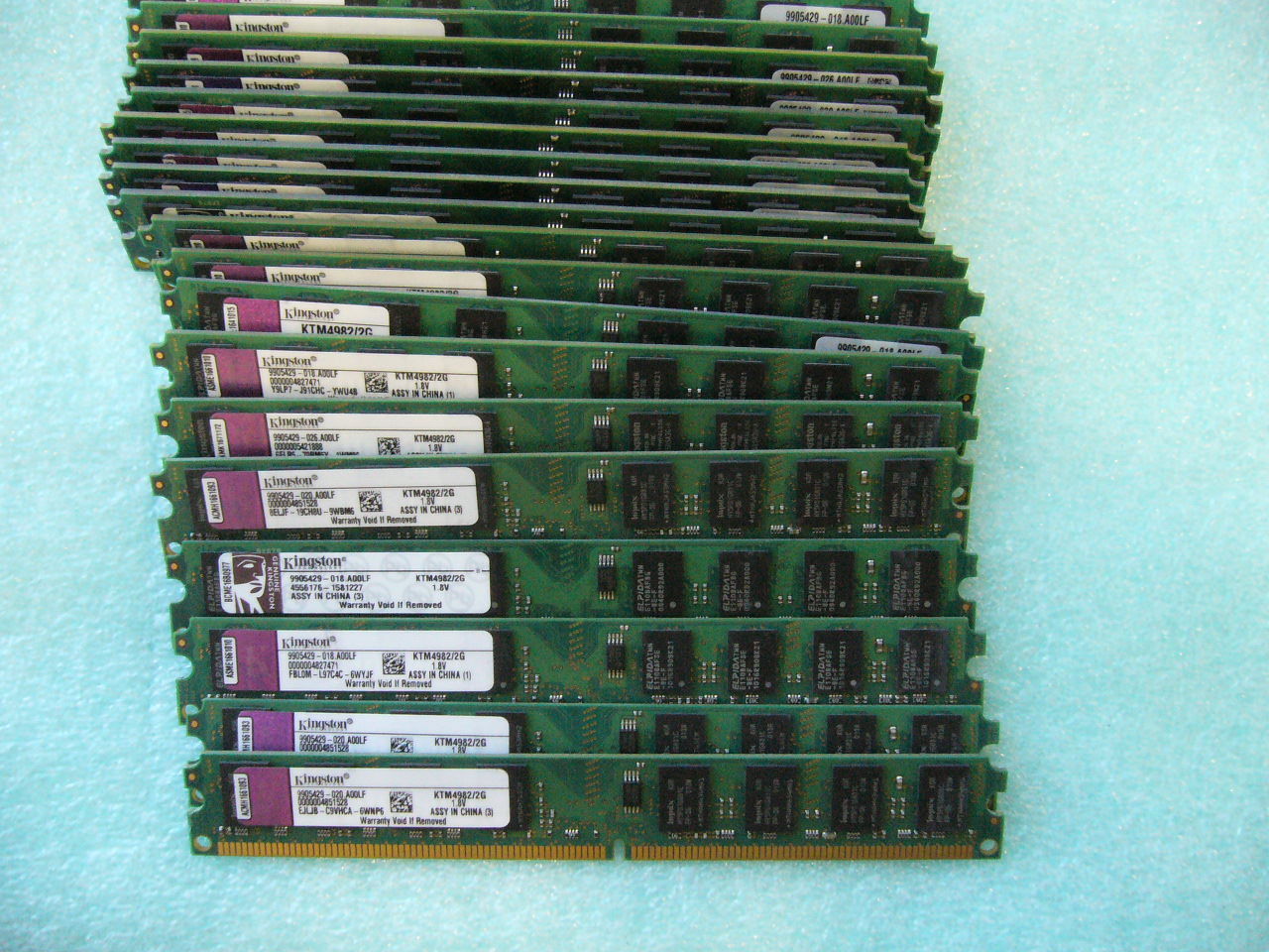 QTY 1x 2GB DDR2 667Mhz non-ECC desktop memory Kingston KTM4982/2G