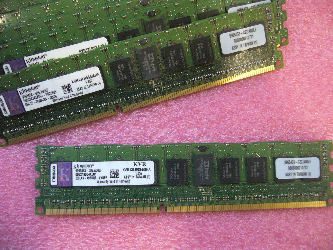 QTY 1x 8GB DDR3 PC3-10600 ECC Registered Server memory Kingston KVR13LR9S4/8 HA - zum Schließen ins Bild klicken