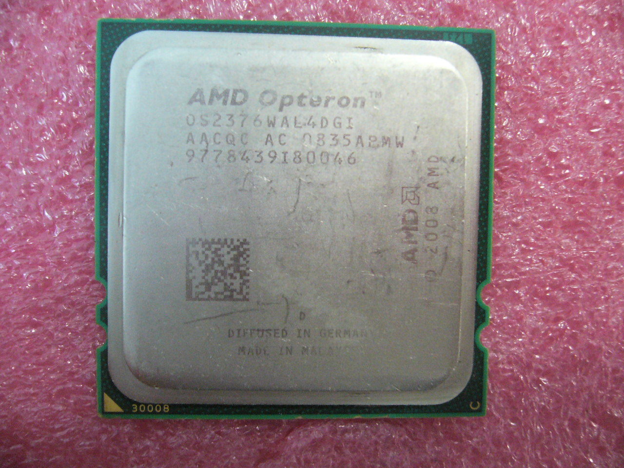 QTY 1x AMD Opteron 2376 2.3 GHz Quad-Core (OS2376WAL4DGI) Socket F 1207