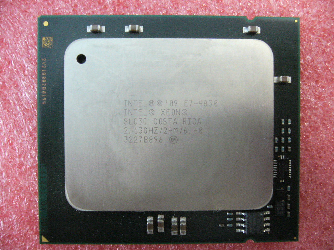 QTY 1x INTEL Eight-Cores CPU E7-4830 2.13GHZ/24MB 6.4GT/s QPI LGA1567 SLC3Q - zum Schließen ins Bild klicken
