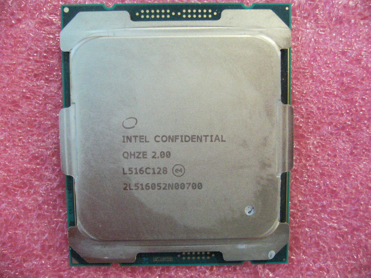 QTY 1x Intel E5-2683 V4 ES CPU 16-Cores 2.0 Ghz Turbo 3.0Ghz LGA2011-3 QHZE B0