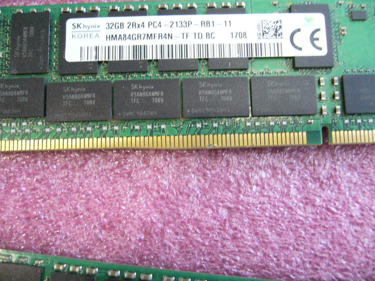 QTY 1x 32GB DDR4 2Rx4 PC4-2133P-RB1 ECC Registered memory SK Hynix HP 752370-091 - zum Schließen ins Bild klicken