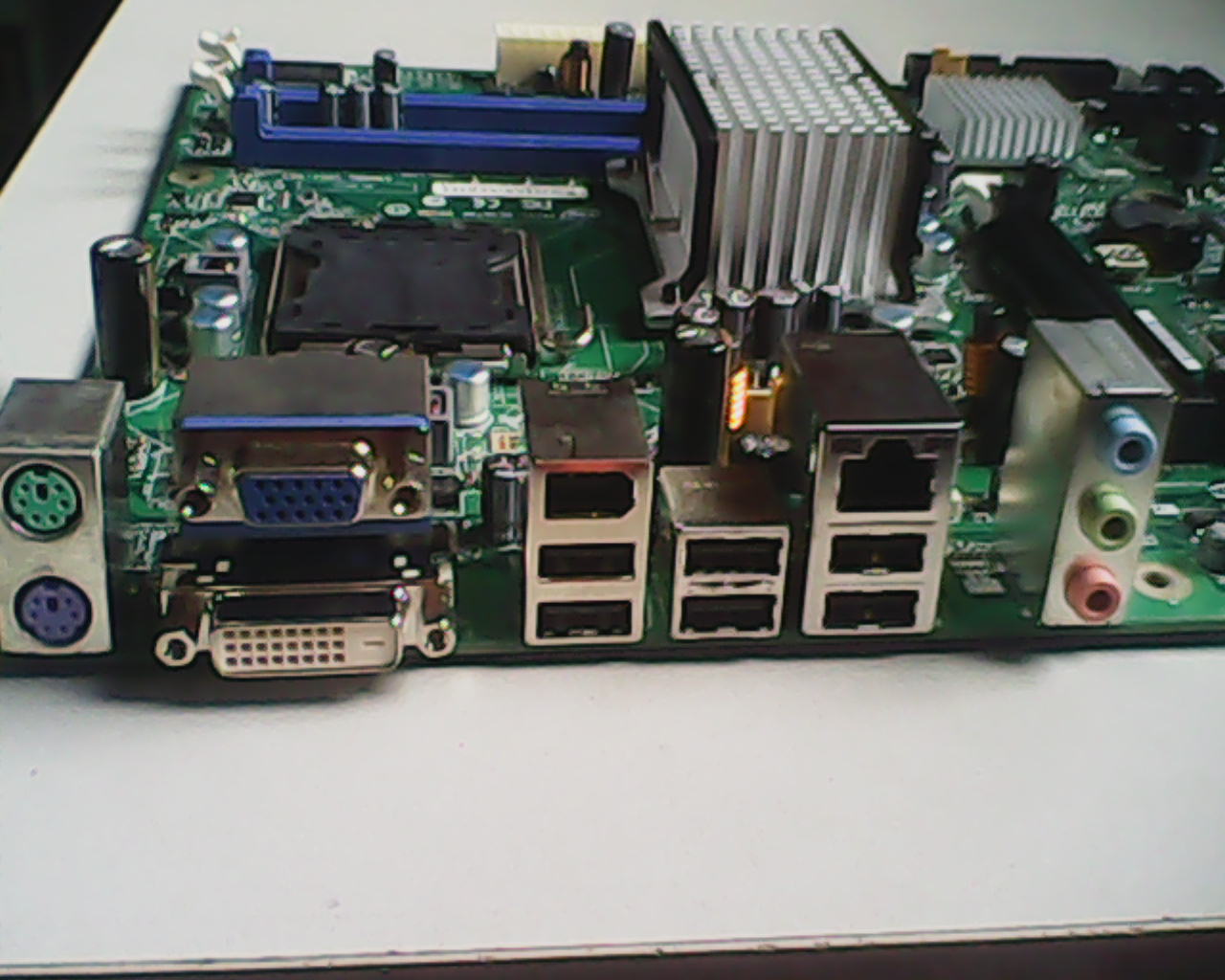 Intel DG43NB g43 motherboard x4500 graphics card 775 ddr2 - Click Image to Close