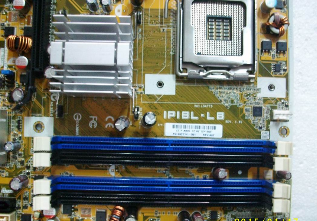 HP Motherboard Asus IPIBL-LB Intel G33 LGA 492774-001 5189-1 - zum Schließen ins Bild klicken