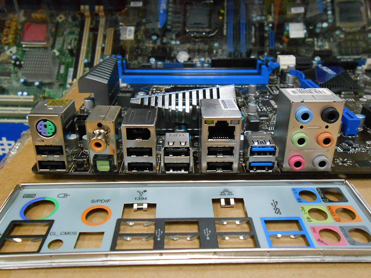 MSI P67A-C45 (B3) motherboard with full solid state USB3/SATA3 s - zum Schließen ins Bild klicken