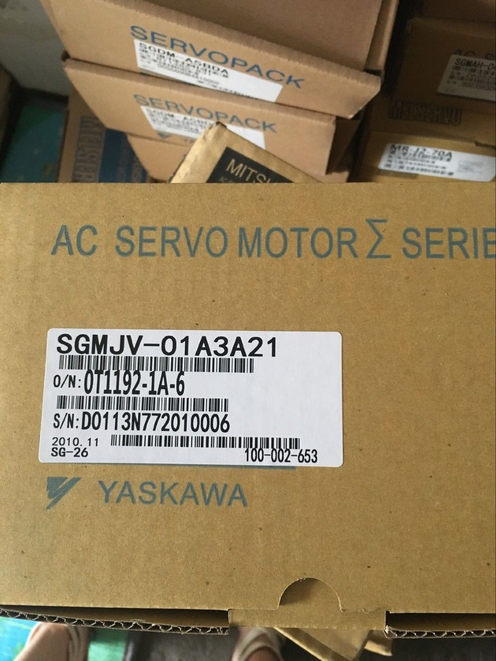 Original New Yaskawa SERVO MOTOR SGMJV-01A3A21 in box SGMJV01A3A21 - Click Image to Close