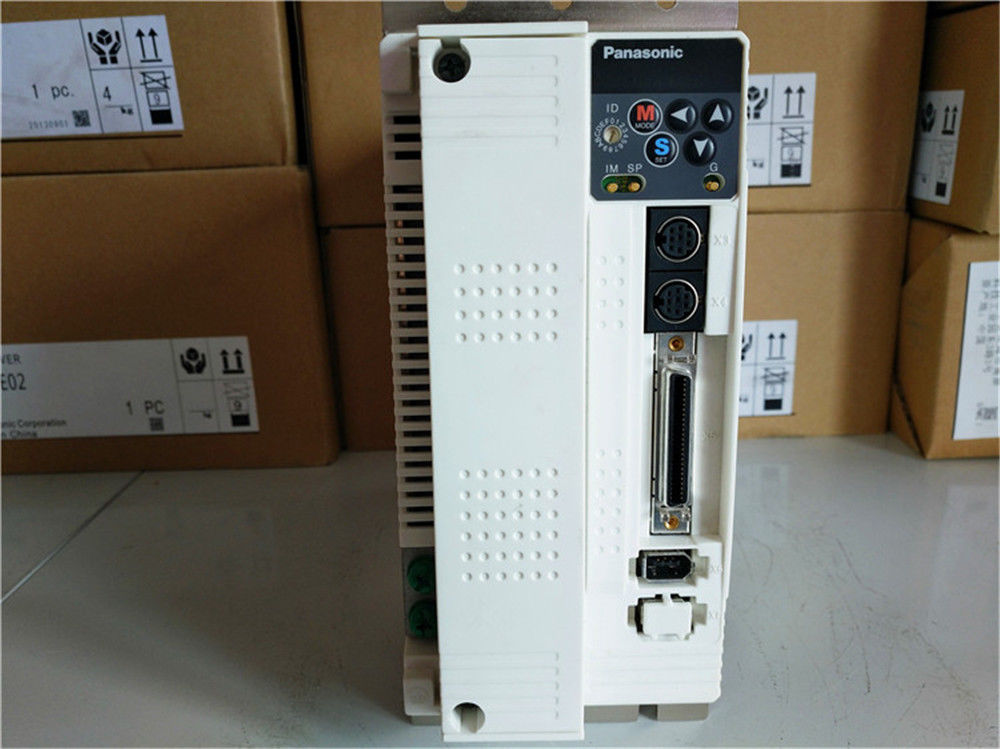 NEW PANASONIC AC Servo drive MEDDT7364 in box - Click Image to Close