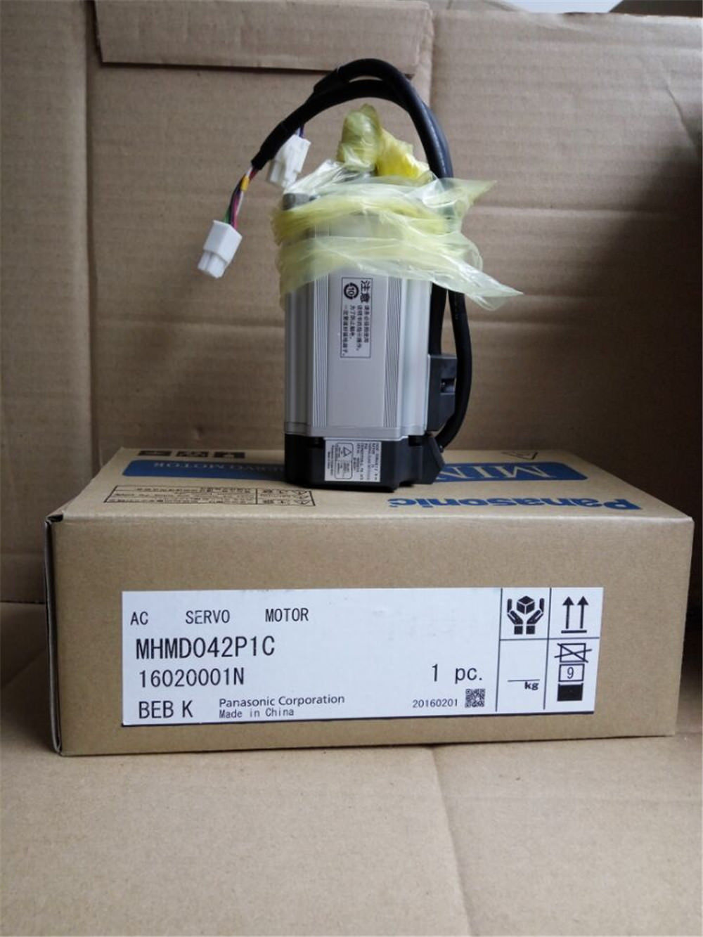 Original New PANASONIC AC Servo motor MHMD042P1C in box - Click Image to Close