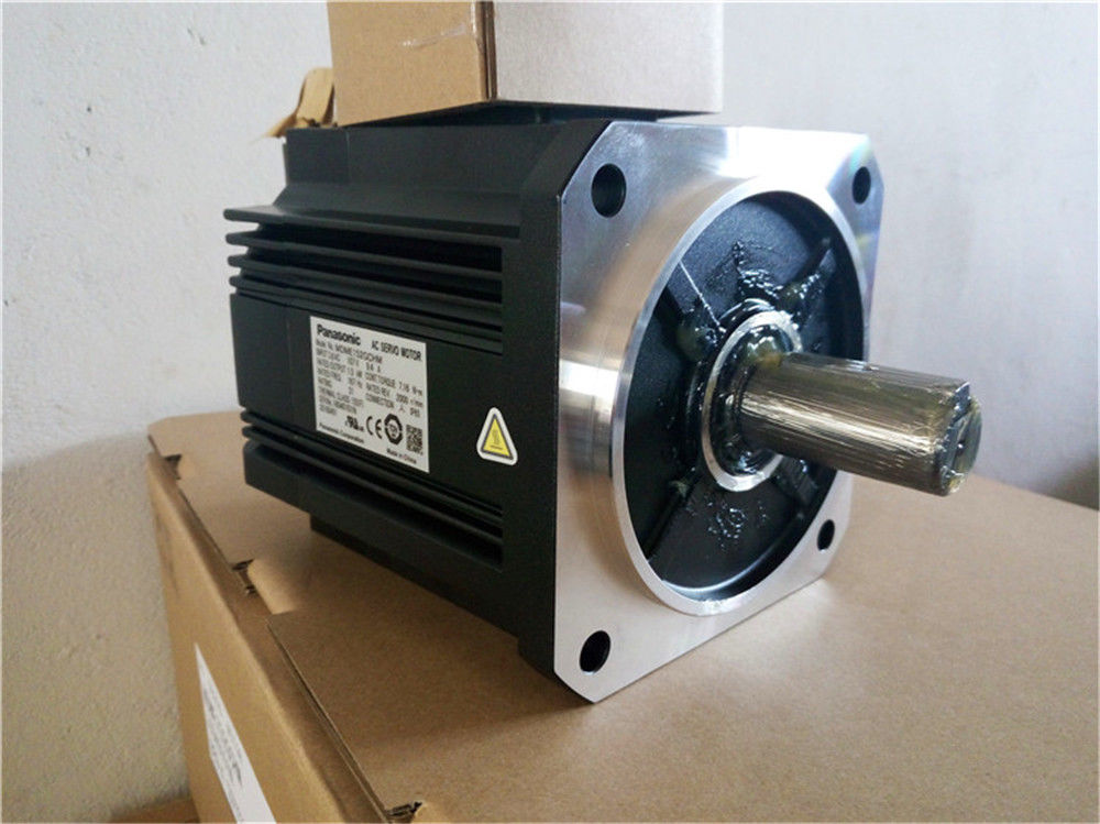 Original New PANASONIC AC Servo motor MDME152GCHM in box