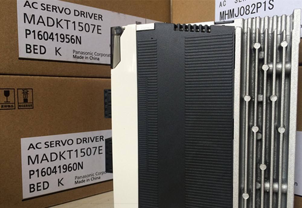 Brand New PANASONIC AC Servo drive MADKT1507E in box - zum Schließen ins Bild klicken