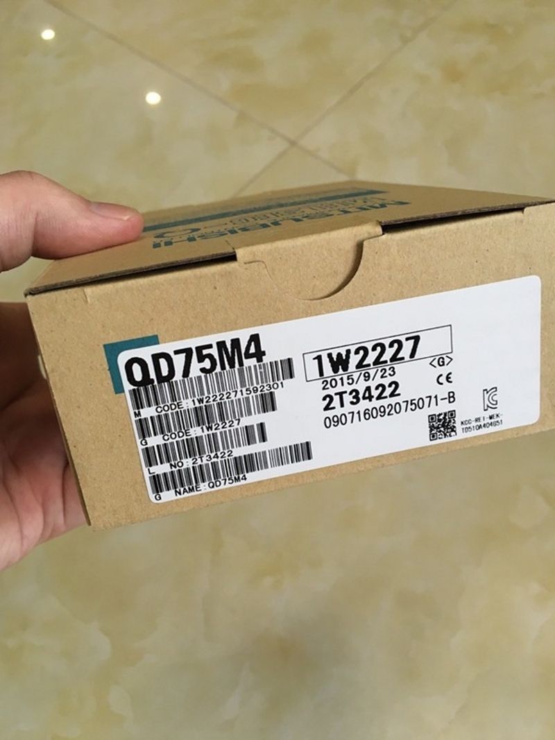 NEW&ORIGINAL Mitsubishi PLC Module QD75M4 IN BOX - Click Image to Close