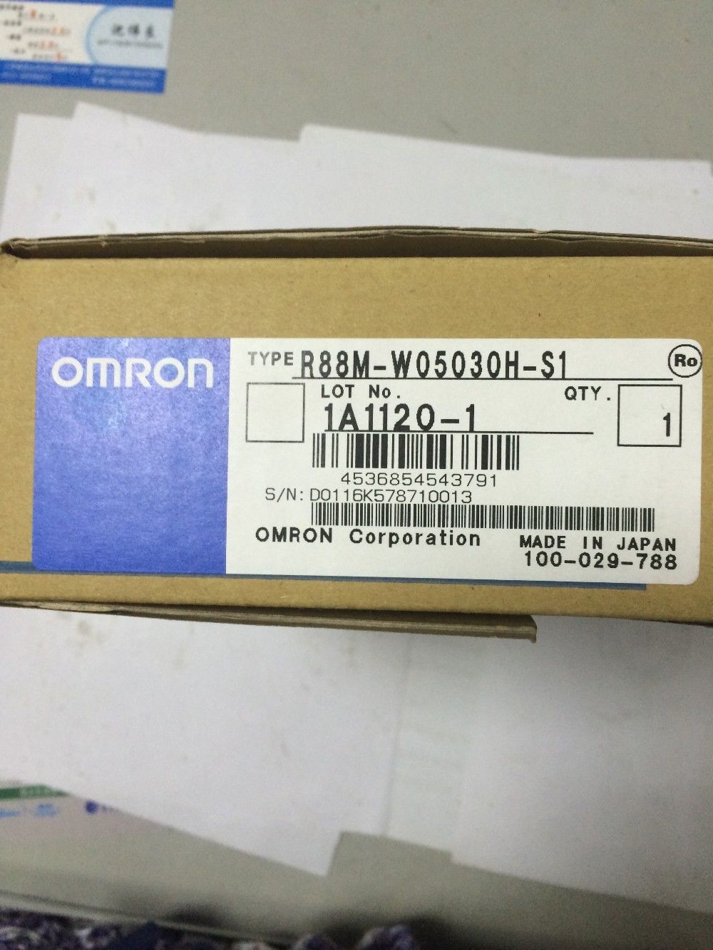 NEW&ORIGINAL Omron AC SERVO MOTOR R88M-W05030H-S1 R88MW05030HS1 IN BOX - zum Schließen ins Bild klicken