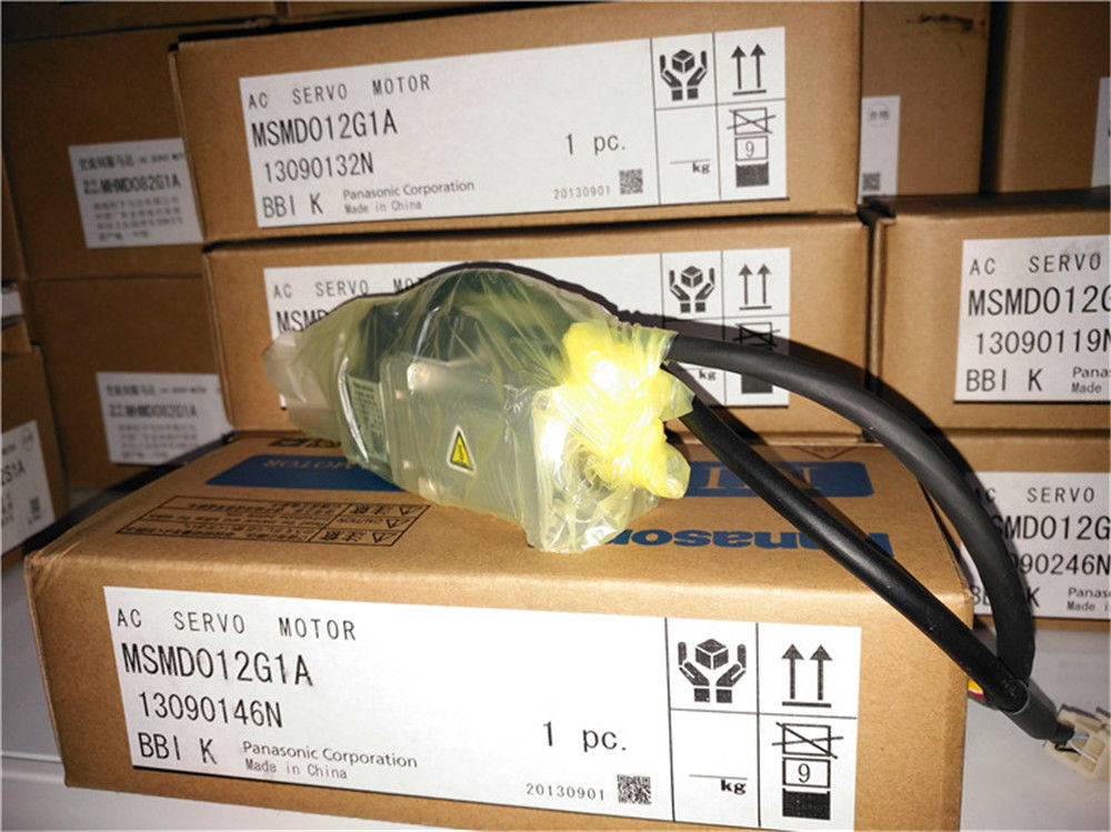 Brand New PANASONIC AC Servo motor MSMD012G1A in box - Click Image to Close