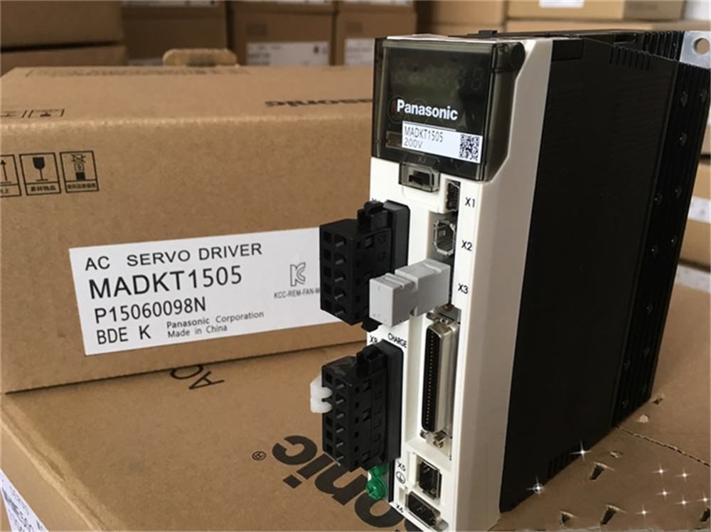 BRAND NEW PANASONIC AC Servo drive MADKT1505 in box - zum Schließen ins Bild klicken