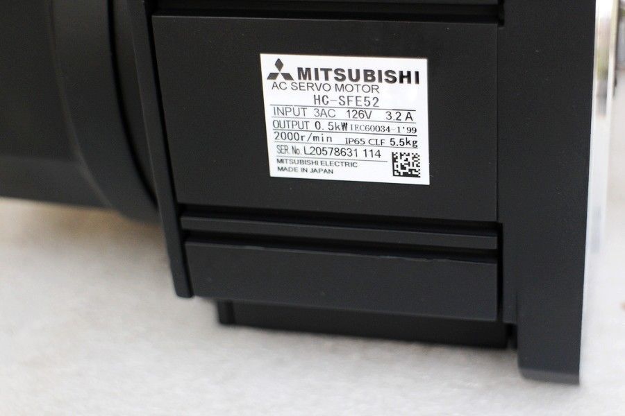 MITSUBISHI SERVO MOTOR HC-SFE52 HC-SFE52K NEW in box HCSFE52K - zum Schließen ins Bild klicken