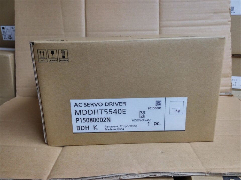Brand New PANASONIC MINAS A5 Servo drive MDDHT5540E in box - zum Schließen ins Bild klicken