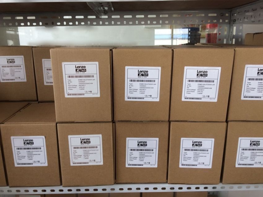 Free shipping Genuine Lenze INVERTER ESMD371X2SFA 0.37KW in box - zum Schließen ins Bild klicken