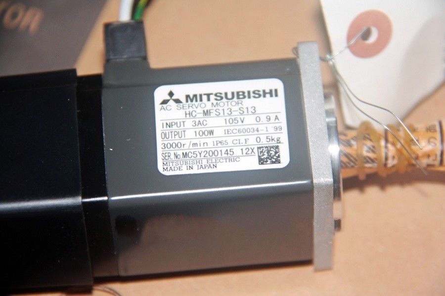 Genuine NEW Mitsubishi Servo Motor HC-MFS13-S13 in box HCMFS13S13 - Click Image to Close
